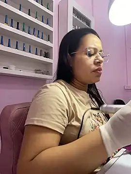 PaulaCruz01 online show from February 3, 2026, 7:41 pm