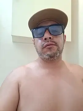 Manu2412 online show from October 27, 2025, 5:19 am