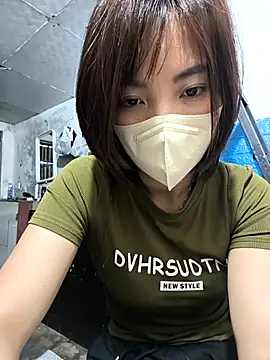 Miuu-Miuu online show from May 13, 2026, 2:51 am