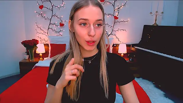 sassy cutie online show from December 3, 2025, 1:32 pm