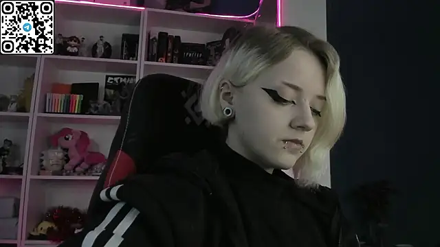 Holy Mistress S online show from February 21, 2026, 9:44 am