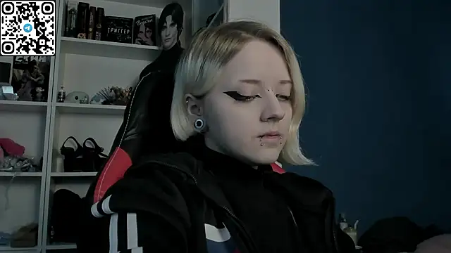 Holy Mistress S online show from February 13, 2026, 9:42 am