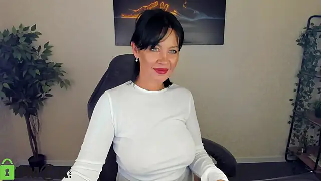 Sara Devills online show from August 5, 2026, 12:59 am