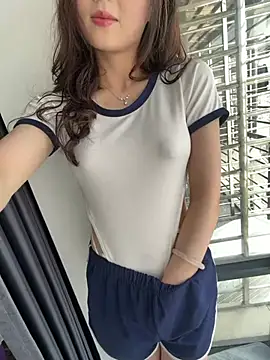 meimei x online show from April 28, 2026, 6:51 am