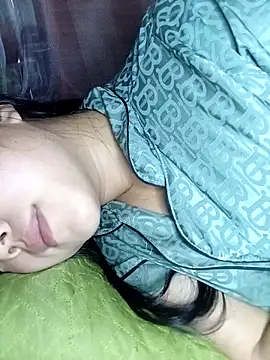 Quynhsumon online show from April 26, 2026, 4:32 am