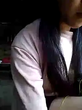 Quynhsumon online show from October 28, 2025, 2:23 am