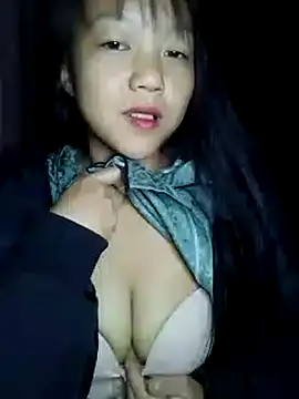 Quynhsumon online show from November 19, 2025, 2:50 pm