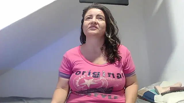 Snapshot of Debora_Cienfuegos25 chatting on February 21, 2026, 1:29 am Debora Cienfuegos25 online show from February 21, 2026, 1:29 am