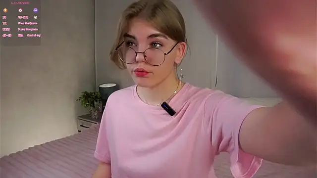 Snapshot of MelodyBaur chatting on March 18, 2026, 1:13 pm MelodyBaur online show from March 18, 2026, 1:13 pm