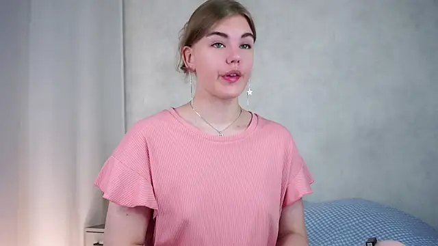 MelodyBaur online show from June 10, 2026, 1:12 pm