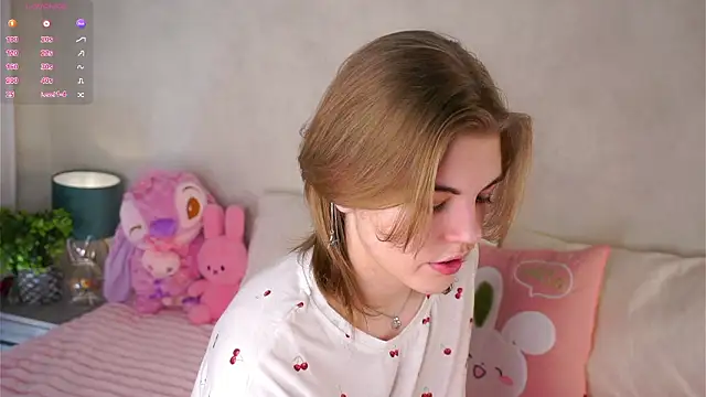 Snapshot of MelodyBaur chatting on March 10, 2026, 1:15 pm MelodyBaur online show from March 10, 2026, 1:15 pm