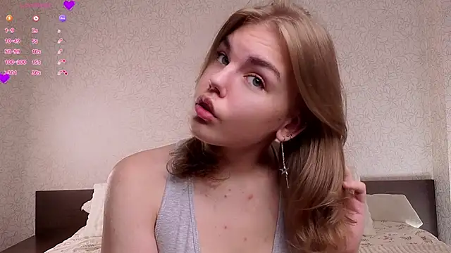 MelodyBaur online show from July 27, 2026, 1:18 pm
