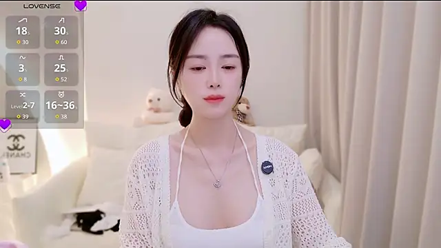 Xiaotaimei 666 online show from May 11, 2026, 8:27 am