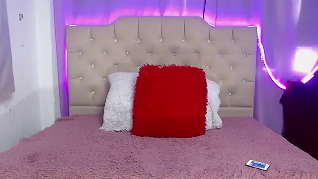 eimyy rouse online show from November 7, 2025, 7:51 pm