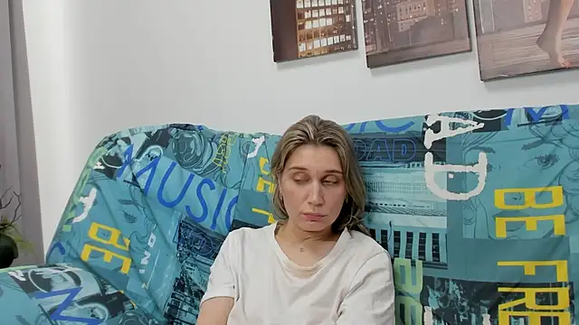 Snapshot of Tenderly_Sophie chatting on February 15, 2026, 7:51 am Tenderly Sophie online show from February 15, 2026, 7:51 am