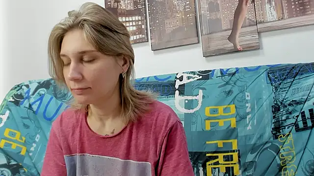 Snapshot of Tenderly_Sophie chatting on February 6, 2026, 1:23 am Tenderly Sophie online show from February 6, 2026, 1:23 am