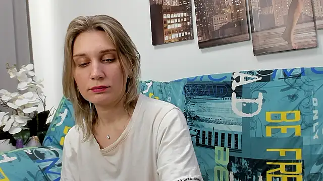 Snapshot of Tenderly_Sophie chatting on March 2, 2026, 5:19 am Tenderly Sophie online show from March 2, 2026, 5:19 am