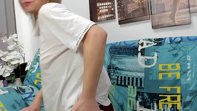 Snapshot of Tenderly_Sophie chatting on March 2, 2026, 7:15 am Tenderly Sophie online show from March 2, 2026, 7:15 am