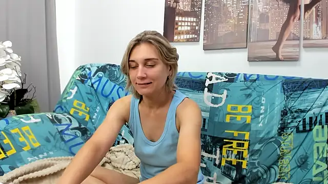 Snapshot of Tenderly_Sophie chatting on July 18, 2026, 1:14 am Tenderly Sophie online show from July 18, 2026, 1:14 am