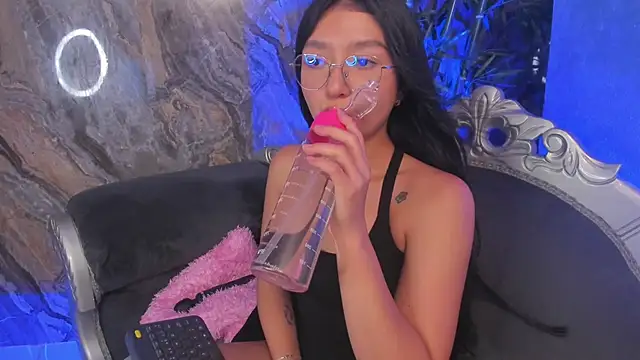 Snapshot of sydney_miller_ chatting on March 7, 2026, 11:32 pm sydney miller online show from March 7, 2026, 11:32 pm