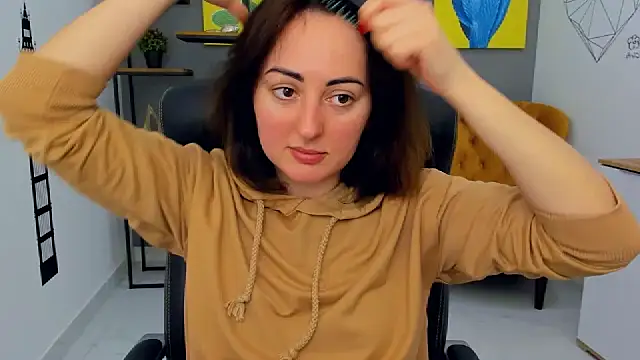 NoraSimons online show from March 15, 2026, 6:42 am