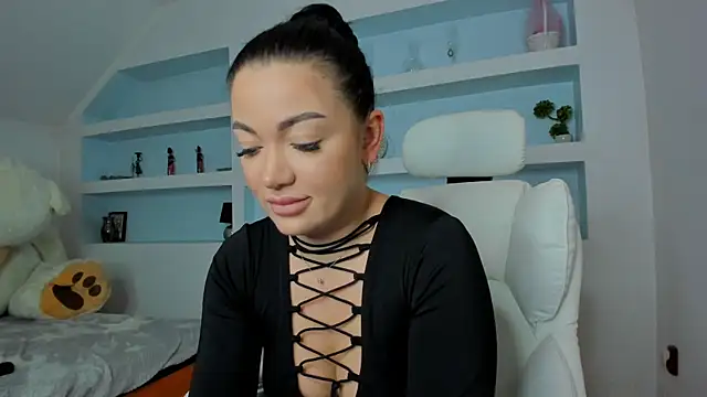 juliexxx online show from April 21, 2026, 5:41 pm