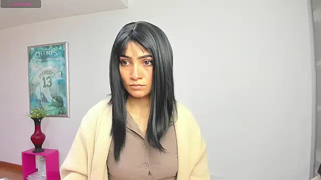chloehanna online show from May 3, 2026, 1:04 pm