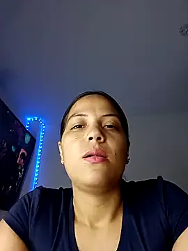 tattyHot95 online show from November 6, 2025, 1:48 pm