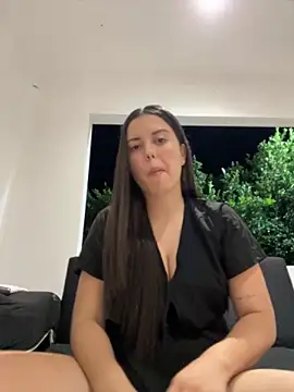 Velvet-touch online show from February 11, 2026, 2:22 am