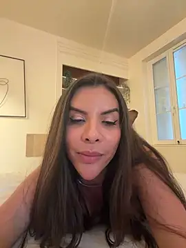 Thaylla sophiiia online show from April 2, 2026, 2:13 pm