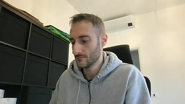 LukaShyGuy online show from February 4, 2026, 10:43 am