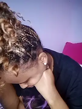 yummy-caramel online show from January 5, 2026, 9:07 pm