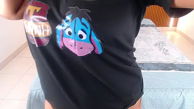 rosselyn  online show from March 17, 2026, 12:19 pm