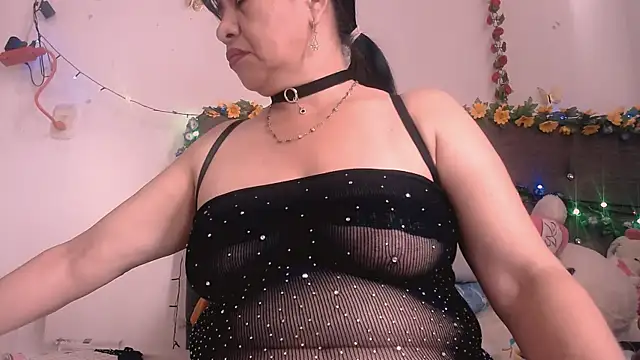 Soraya hott online show from April 12, 2026, 1:47 pm