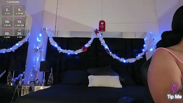 EmmadaSilva online show from December 14, 2025, 10:37 pm