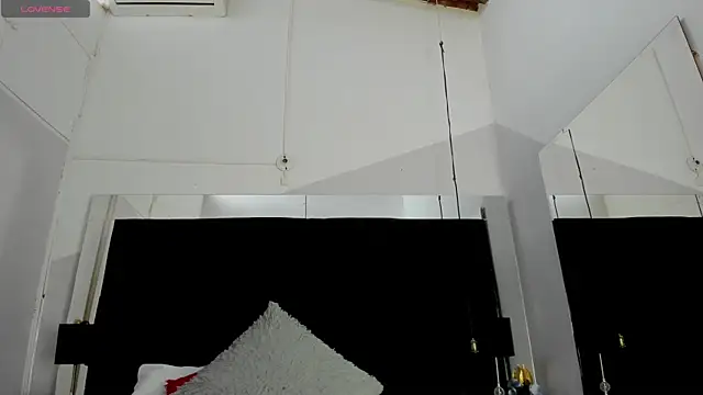EmmadaSilva online show from May 22, 2026, 7:01 pm