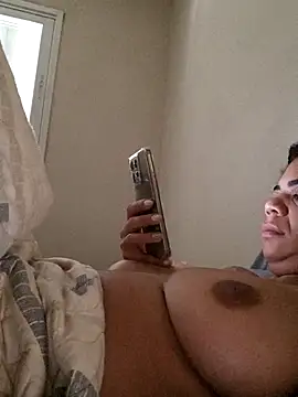 Snapshot of Bruninhadeusa chatting on December 22, 2025, 11:43 am Bruninhadeusa online show from December 22, 2025, 11:43 am