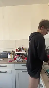 StephPra94 online show from October 31, 2025, 10:23 am