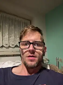 StephPra94 online show from July 17, 2026, 8:17 pm