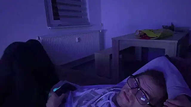 StephPra94 online show from November 9, 2025, 9:19 pm