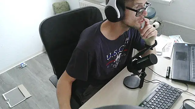 StephPra94 online show from July 14, 2026, 12:44 pm