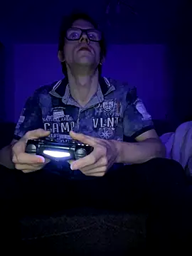 StephPra94 online show from October 25, 2025, 10:43 pm