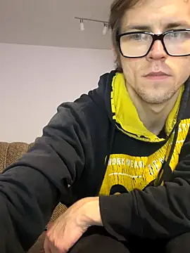 StephPra94 online show from October 29, 2025, 8:19 pm