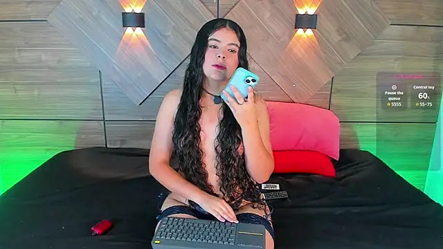 RosseDeAmore online show from December 1, 2025, 8:10 pm