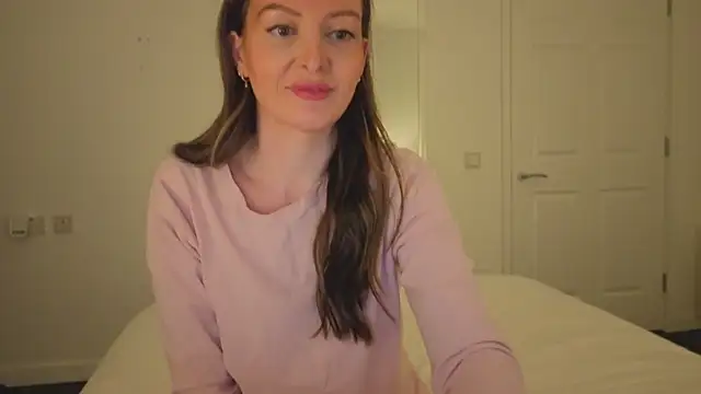 Lovelavender  online show from November 22, 2025, 9:35 pm