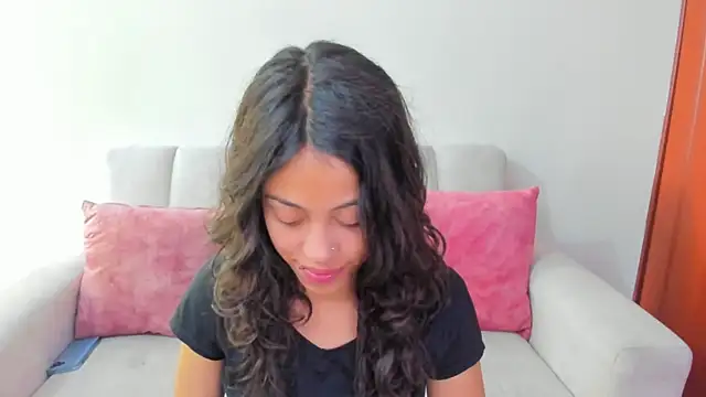 emily jonessxx online show from November 10, 2025, 8:03 pm