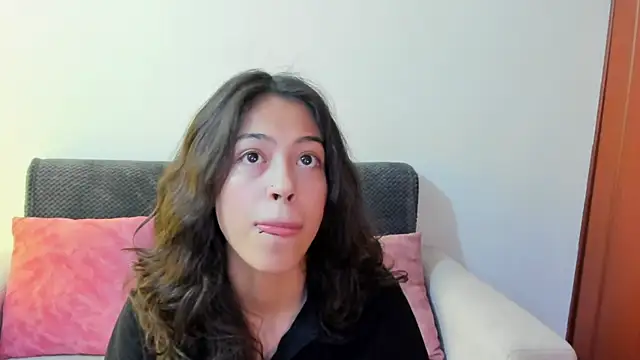 emily jonessxx online show from November 24, 2025, 7:14 pm