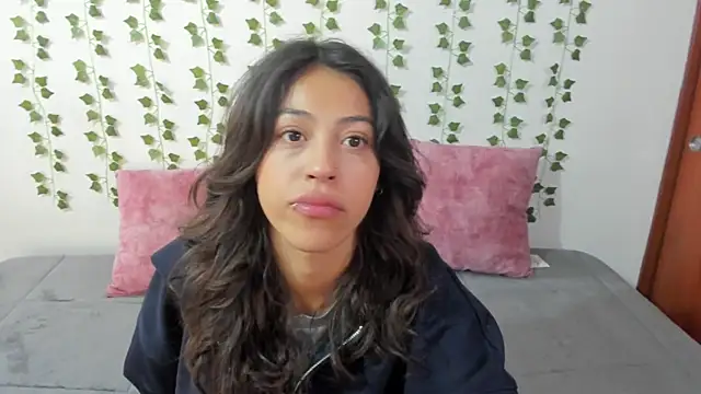 emily jonessxx online show from February 27, 2026, 7:03 pm