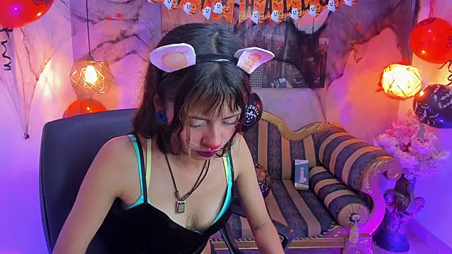 Snapshot of Noa_clk chatting on October 31, 2025, 4:31 am Noa clk online show from October 31, 2025, 4:31 am