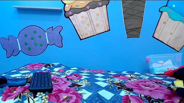 katty18love18 online show from November 7, 2025, 1:10 am